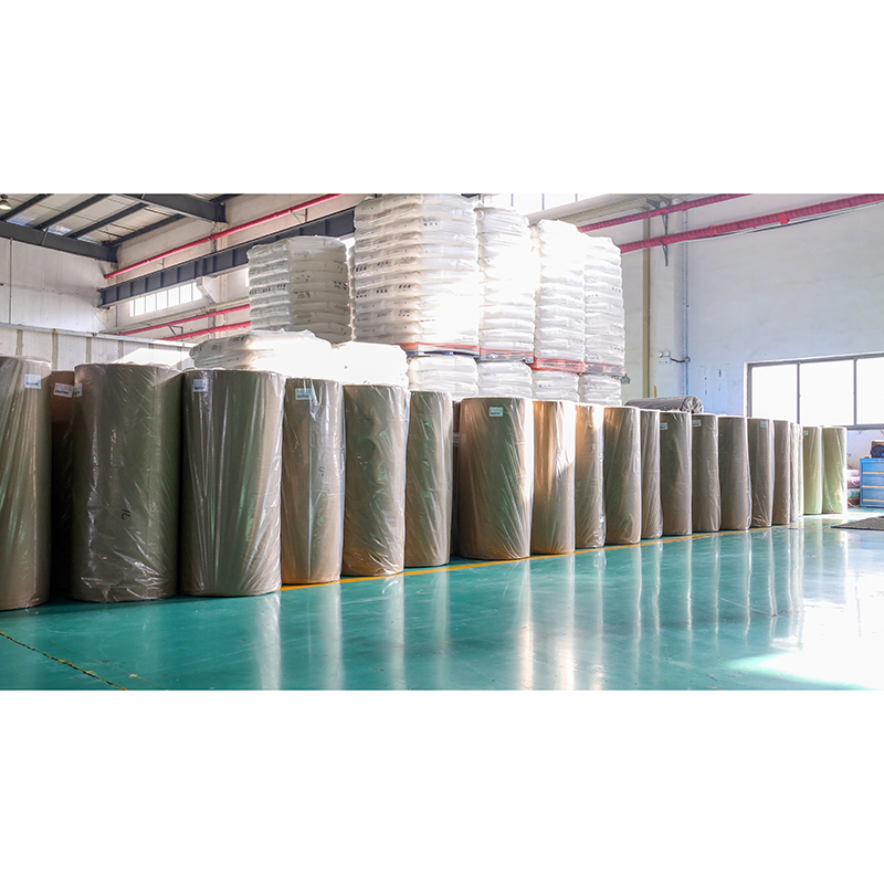 What are the differences between non-woven fabrics and traditional fabrics?